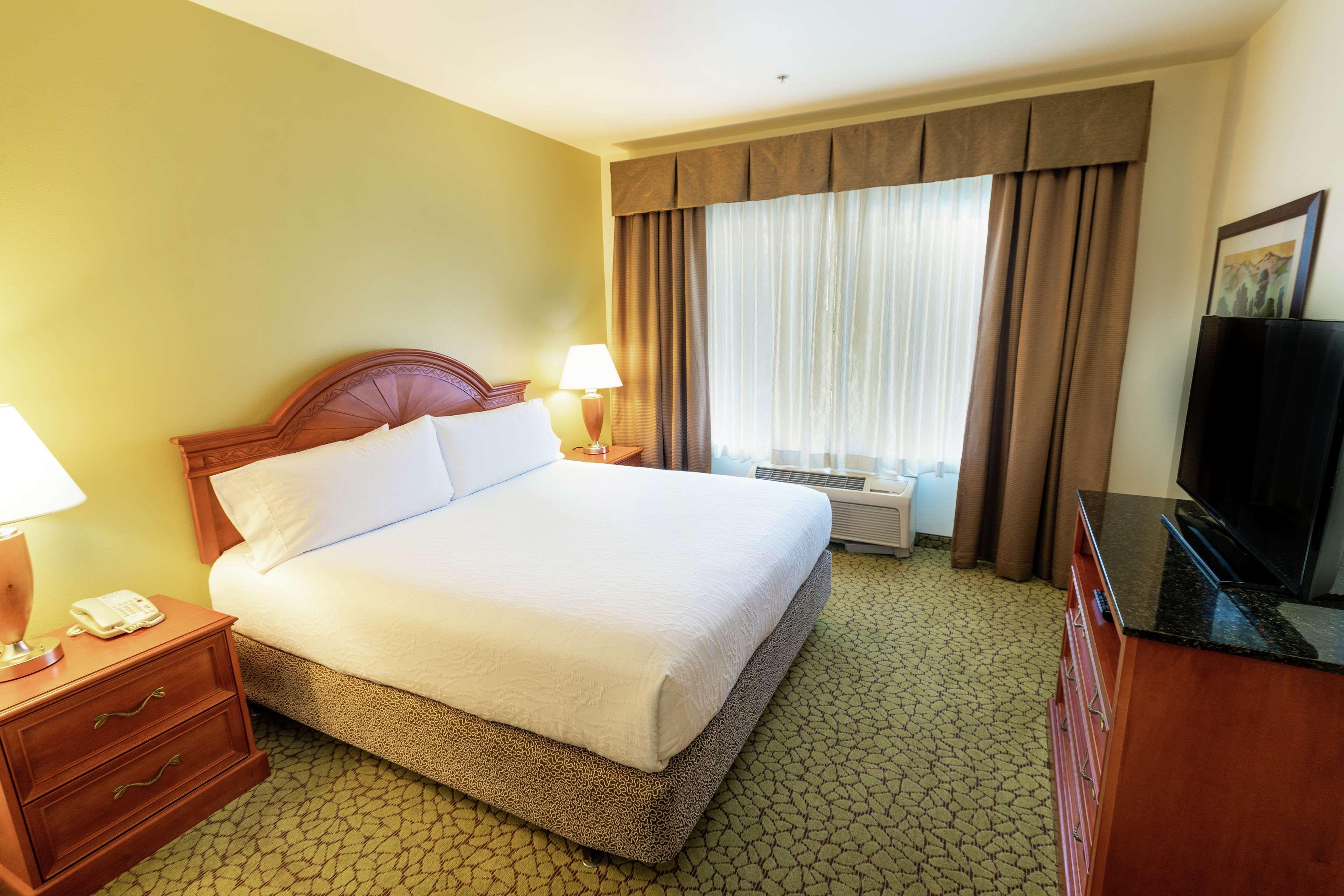 Hilton Garden Inn Ontario Rancho Cucamonga Dış mekan fotoğraf