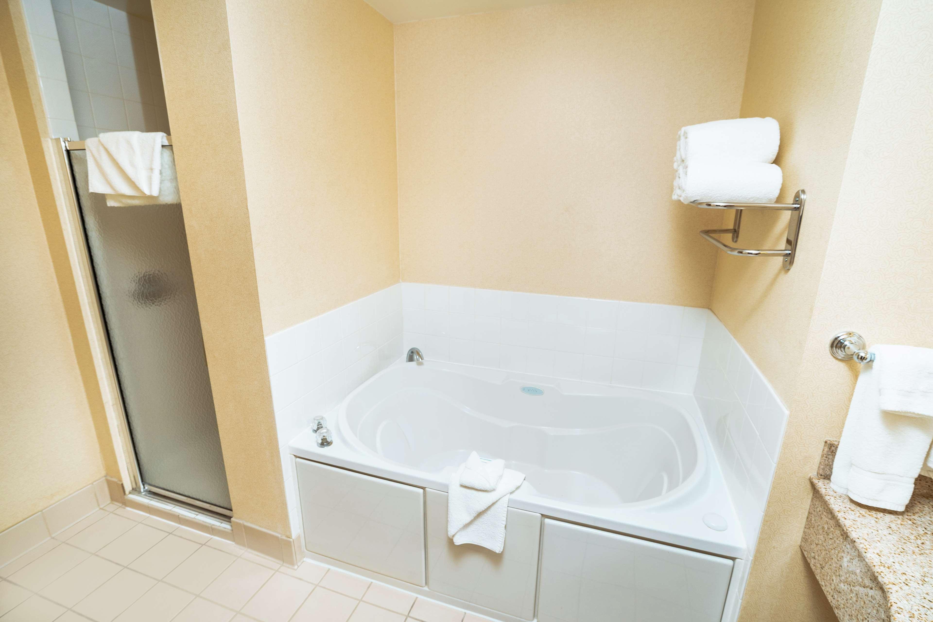 Hilton Garden Inn Ontario Rancho Cucamonga Dış mekan fotoğraf
