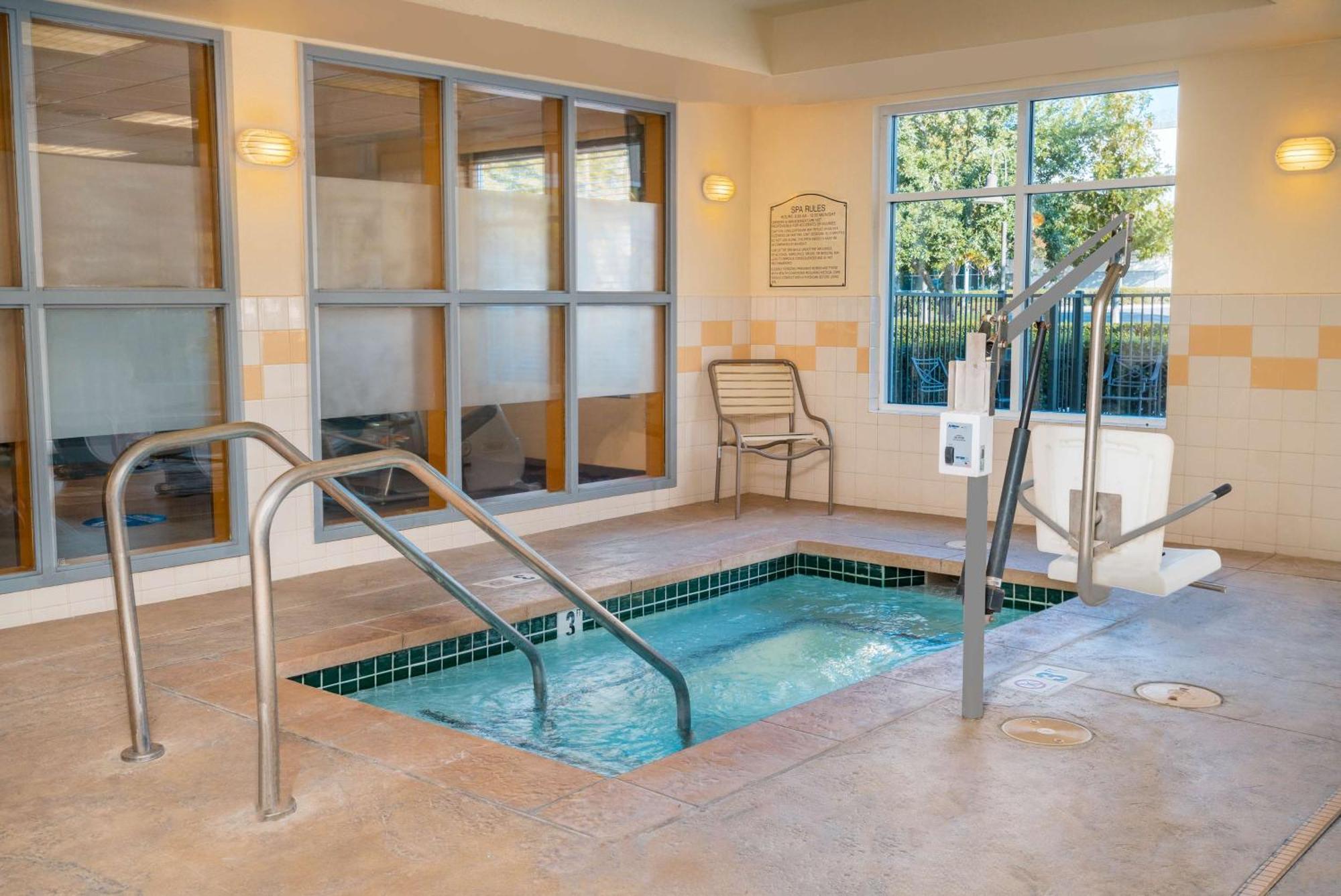 Hilton Garden Inn Ontario Rancho Cucamonga Dış mekan fotoğraf